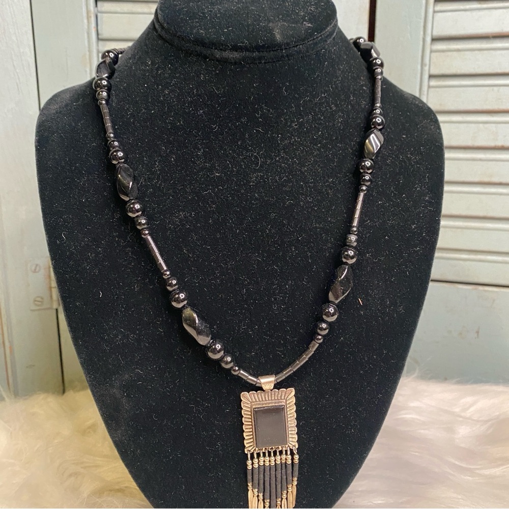 Vintage Q.T. Sterling Black Stone & Silver Bead Statement Necklace - Picture 4 of 8
